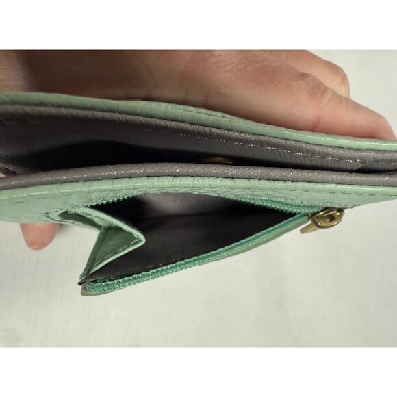 Fossil Light Green Pebbled Card Wallet - Picture 4 of 11